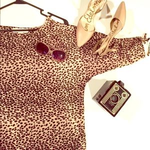 ❤️MICHAEL KORS COLD SHOULDERS TOP❤️